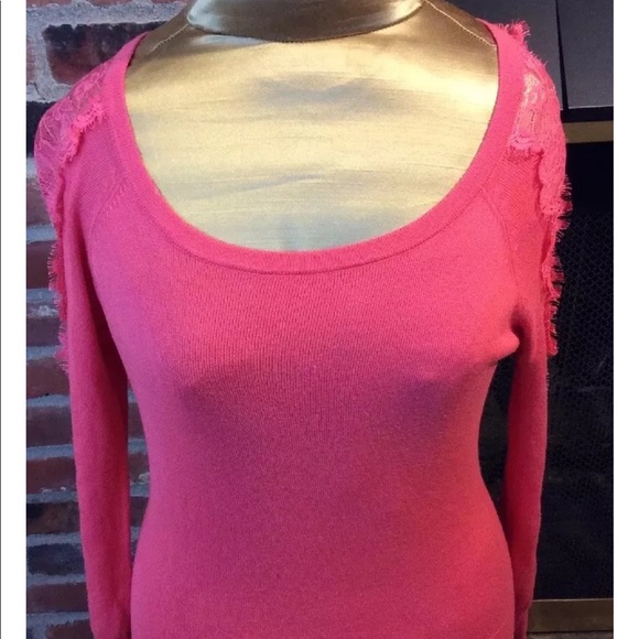 🔴 Candie’s Lace Trim Sweater Buttons Down Back - Picture 6 of 6